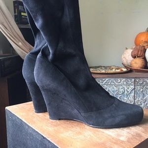 Designer heeled suede boots!